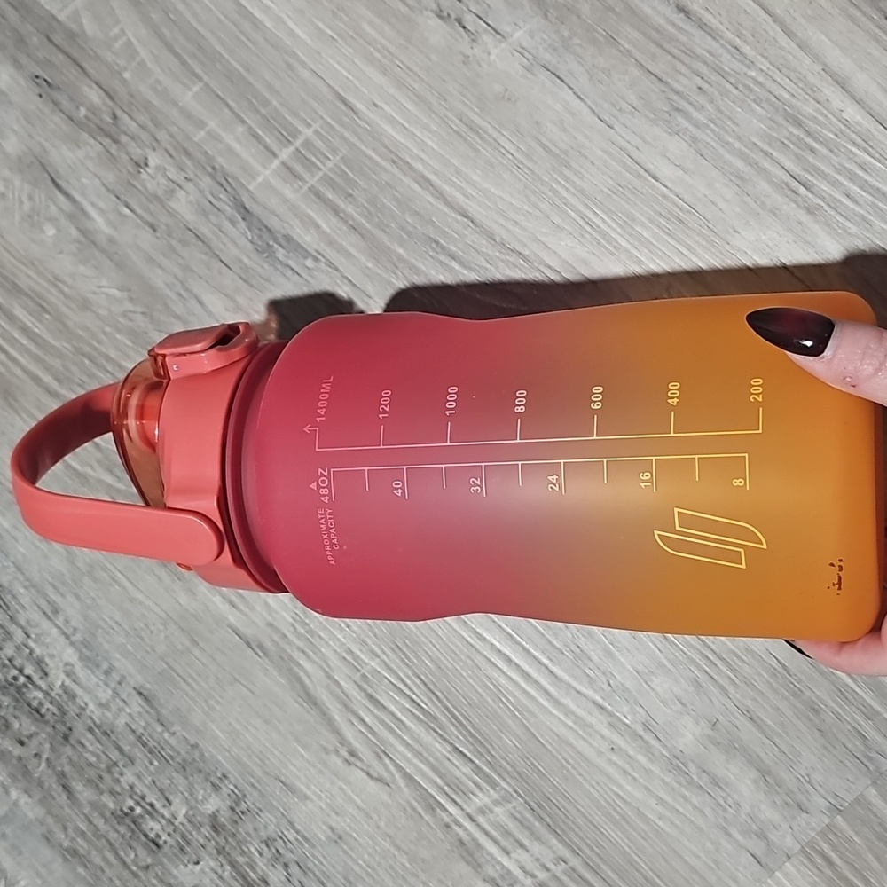 HyprMV Gradient Red and Orange Water Bottle - Plastic